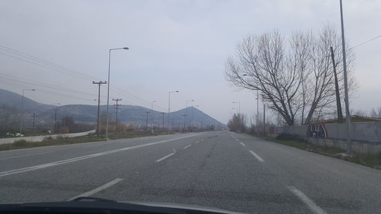 Nochmal vom Auto ein Blick auf den Berg mit der Akropolis...