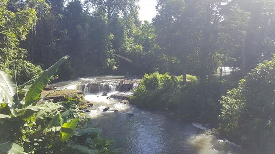 Da gibt es schonmal einen schönen Wasserfall zu sehen..