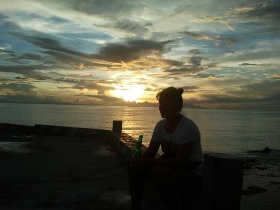 Eine davon leeren wir gleich am Hafen...