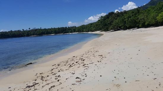 Während Lutz sich ein Bad gönnt, erkunde ich die Gegend