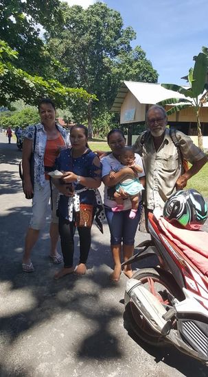 Sie haben noch das Essen in der Hand...