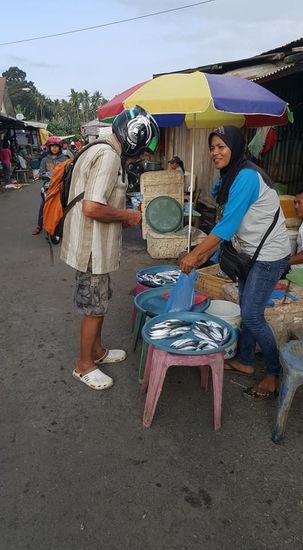 Hier kauft Lutz noch Cumi , weil ich erzählt habe, dass ich die so gerne mag...gibt es morgen Abend..