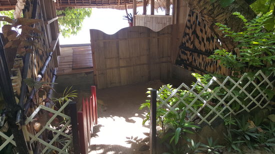 Spontan kommt mir der Gedanke: wenn jemand ein Buch schreiben möchte, ist er hier richtig!