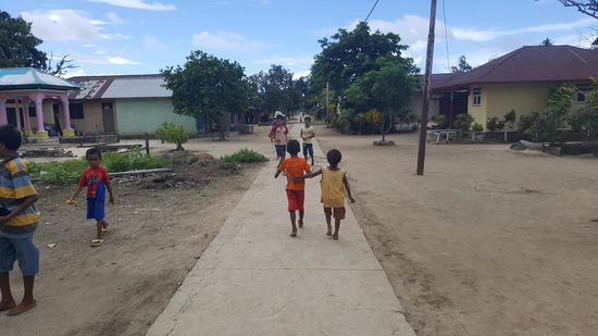 Schon sind wir im Dorf...