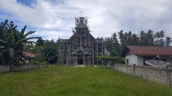 Die Dorfkirche wird wohl gerade renoviert...