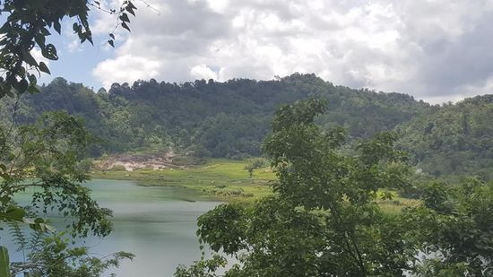 Weit hinten sehe ich Quellen —aber ich denke, die sind nicht zum baden...