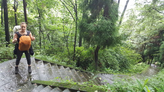 Meine gut trainierte Tochter nimmt auch meinen Rucksack und ich bin sooo dankbar!