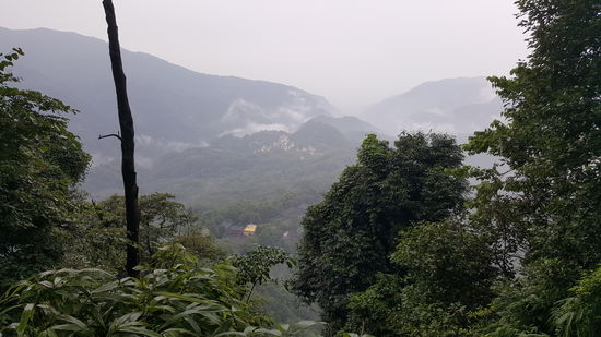 Hier schauen wir auf den Wannian-Tempel