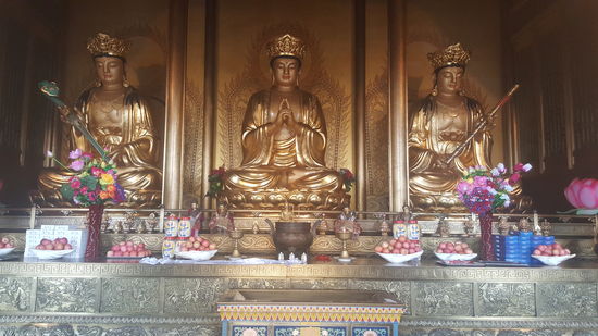 Im Innern des Tempels