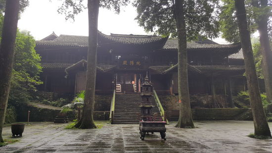 Was ist das wohl? Richtig—noch ein Tempel...ich habe heute schon nach 2 Stunden keine Kraft mehr einen genauer anzuschauen...