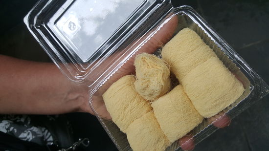 Die schmecken lecker: eine Mischung aus Zuckerwatte und Karamellbonbons
Eine Portion von 6 Stück kostet 10 Yuan