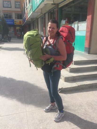 Vom Busbahnhof zu unserer Unterkunft sind es 1.6km. Die laufen wir mit unserem Gepäck