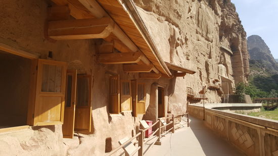 183 Nischen mit guterhaltenen Skulptuen