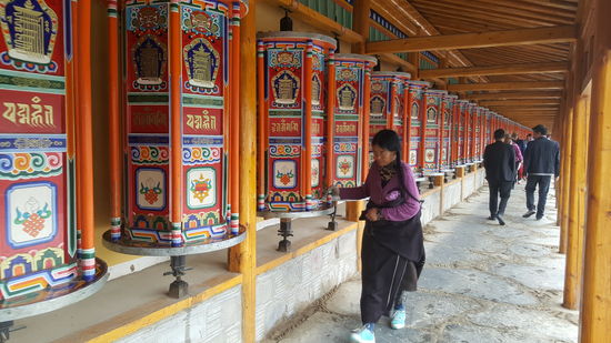 Die Menschen sehen hier ganz anders aus. Sie möchten auch nicht Chinesen genannt werden