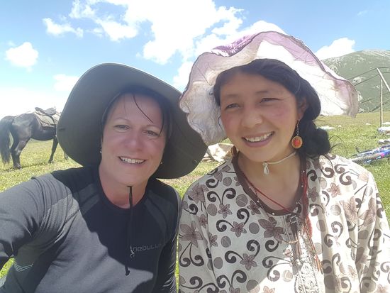 Das ist unsere junge Gastgeberin und die Mama der 2 Jungs