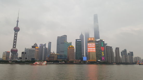 Noch ist es nicht dunkel, also wollen wir erstmal zu Abend essen..