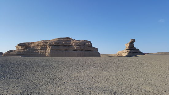 Diese beiden Pässe waren die wichtigsten Pässe zum Norden und Westen Chinas abzusichern