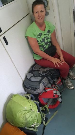 Bequemes sitzen zwischen 2 Waggons