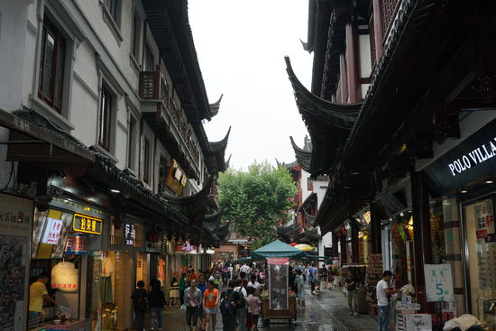 Da geht's zum Food market