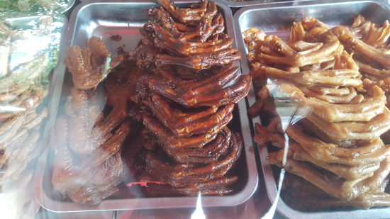 Hühnerfüße in verschiedenen Varianten...