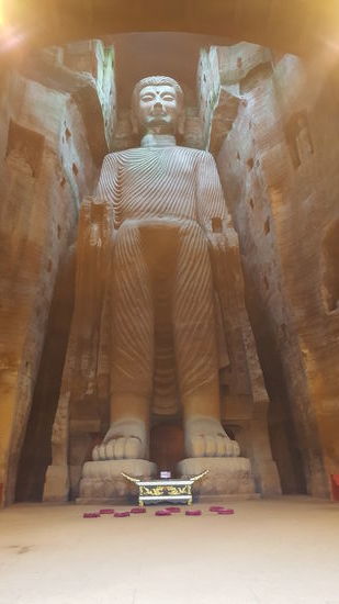 Wir gehen noch mal zurück in den anderen Teil des Parks, aber der ist sehr schlecht ausgeschildert und wir finden nur noch mal den „Pharmacie Buddha“ von unten