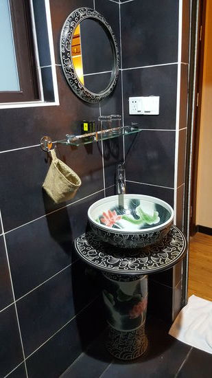 Diese niedlichen Waschtische sieht man hier oft