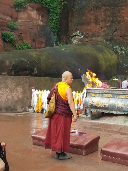 Einige Mönche sind auch hier um zu beten