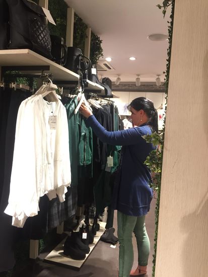 Shopping...aber nicht zu viel—schließlich reisen wir nur mit Handgepäck!