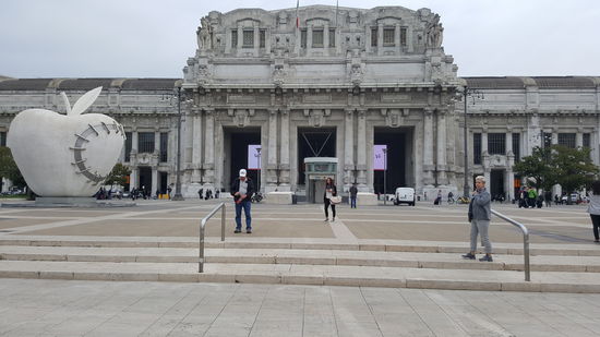 Der Hauptbahnhof ist auch eine Sehenswürdigkeit. Er ist einer der größten und schönsten Kopfbahnhöfe Europas