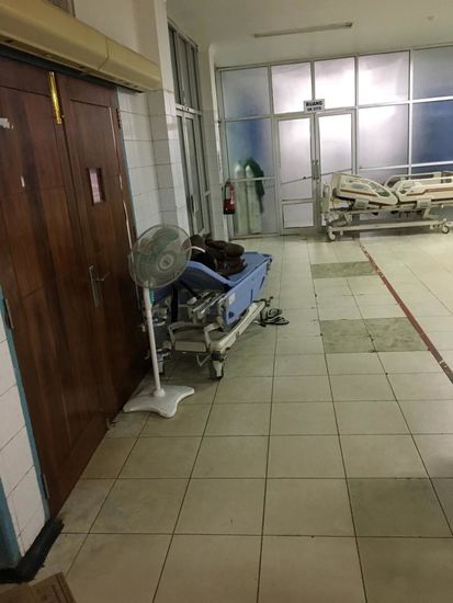 Die Notaufnahme:Hier links habe ich gesessen, bevor ich aufgenommen wurde