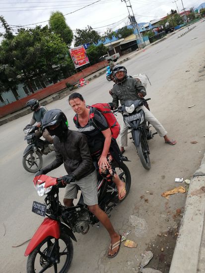 Wäre aber auch zu Fuß nicht weit gewesen...