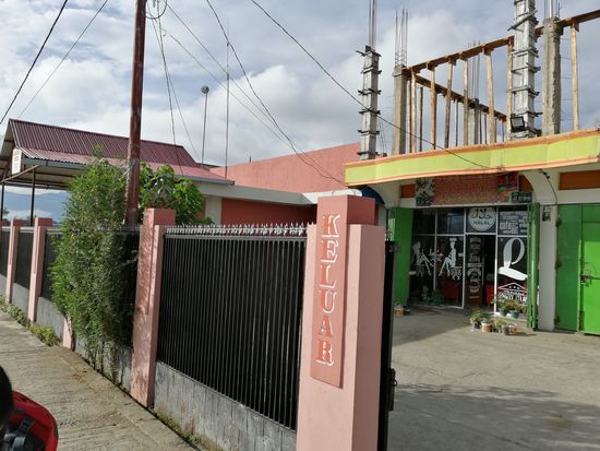 Unser Hotel mit dem netten Cafe nebenan