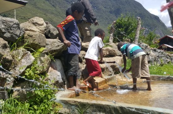 Trinkwasser wird geholt