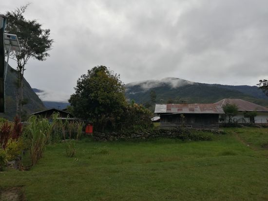 Obwohl auch in dieser Nacht Party bis in den Morgenstunden war, konnten wir einigermaßen schlafen.