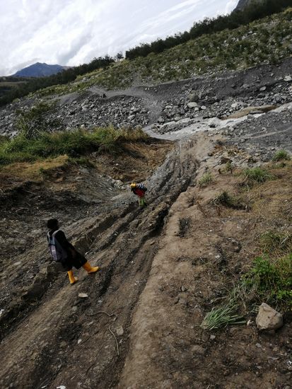 Hier gab es wohl wieder mal Erdrutsche...