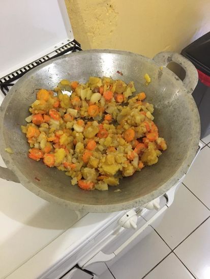 Im Wok gedünstet und mit Eiern verfeinert