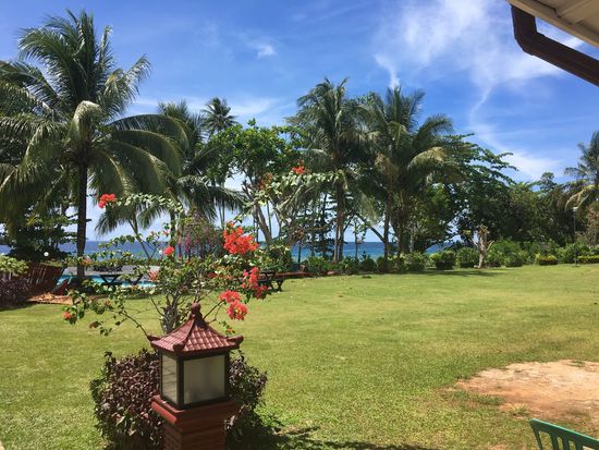 Leider kein Strand, nur ein schöner Garten mit Pool