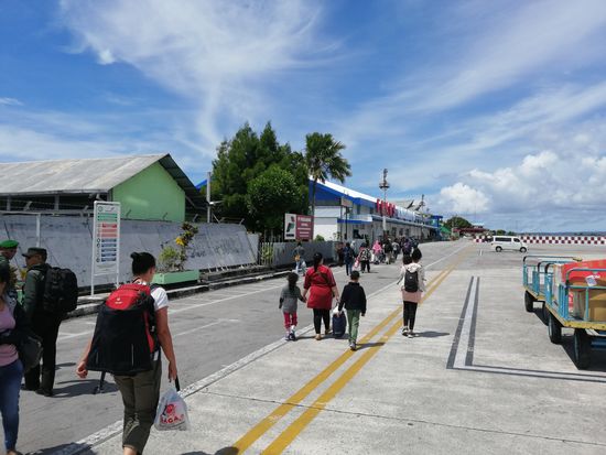 Susi wollte uns eigentlich vom Airport abholen, aber ihr kam eine Not-OP dazwischen. So hat sie es nicht geschafft. Sie verspricht uns, gegen 14 Uhr im Hotel abzuholen...