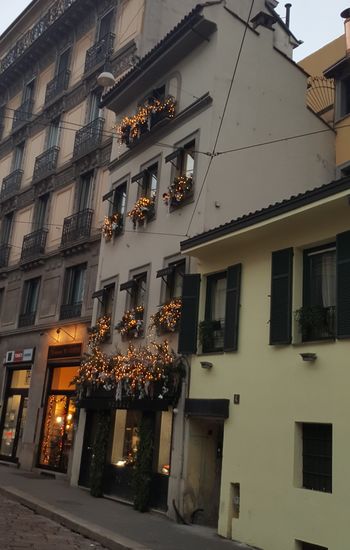 Wieder ein süßes , geschmücktes Haus,