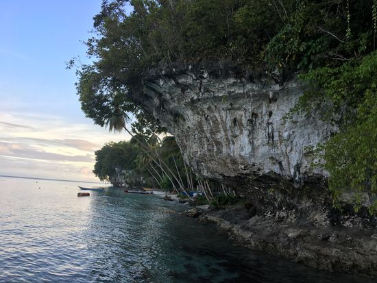 Blick vom Steg Richtung  Strand (rechte Seite)
