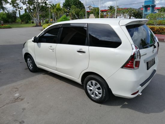 Für den Nachmittag hat Susi ein Auto gemietet. Das kostet hier 300.000IDR für einen halben Tag.Sie holt uns gegen 14 Uhr ab und wir lernen heute auch Randy—boyfriend No2 kennen