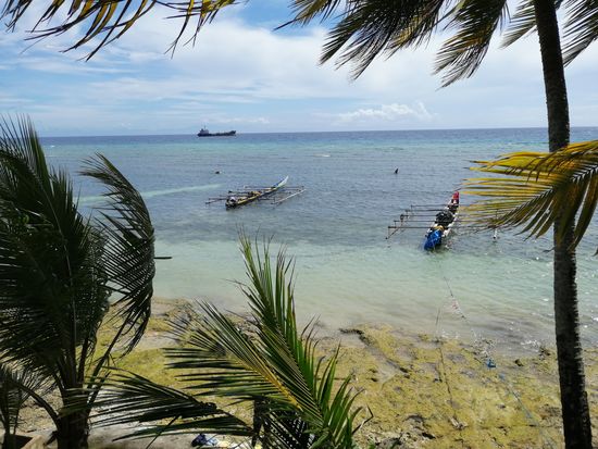 Diese Ausblicke genießen die Anwohner täglich, welche direkt am Meer wohnen, aber es birgt auch die Gefahr, der Wucht eines Tsunami voll ausgesetzt zu sein und dem komplett schutzlos gegenüber zu stehen.