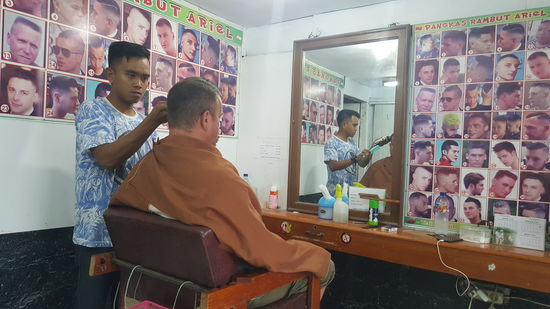 Dirk noch mal zum Frisör—-der macht das richtig gut und liebevoll...