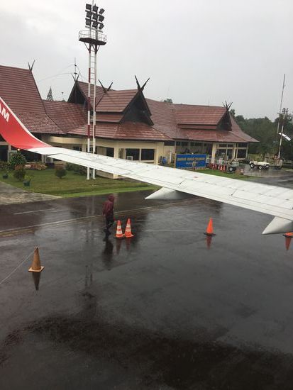 Borneo empfängt uns mit Regen....