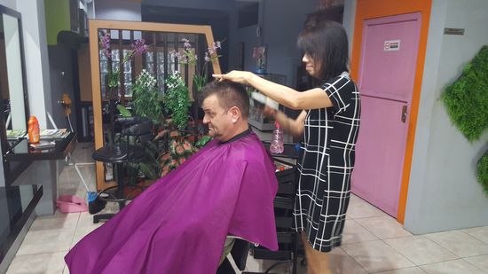 Kleiner Stop bei einem Frisör...