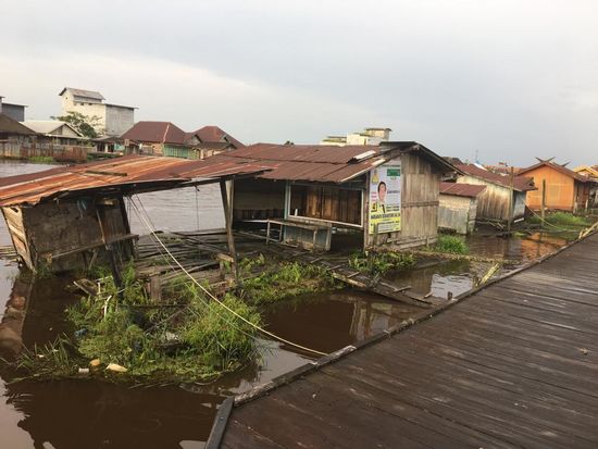 Es ist zu interessant hier rumzulaufen, aber von weihnachtlicher Stimmung keine Spur...