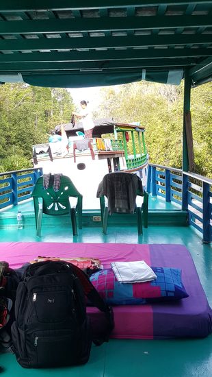 Nebenan wurde auch gewaschen und Wäsche jetzt aufgehängt...