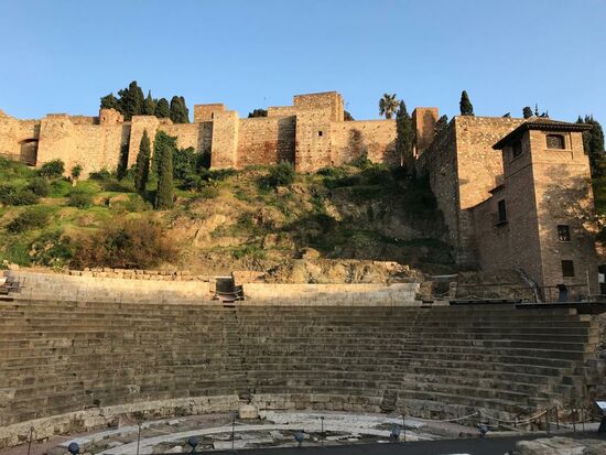 Die Burg Gibralfaro aus dem 14. Jahrhundert diente als Unterkunft für die Truppen und dem Schutz der Alcazaba