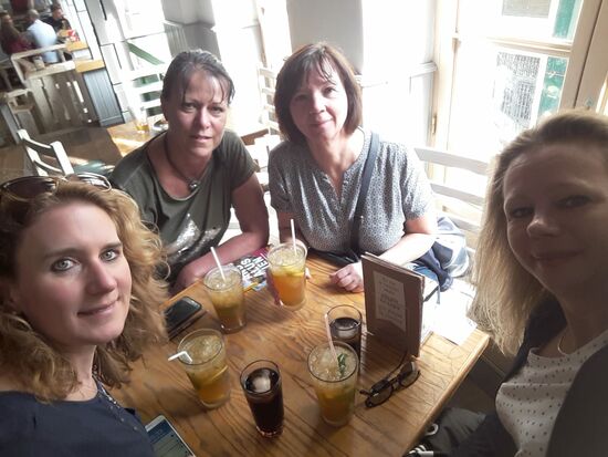 So kehren wir in der Tapasbar ein, die wir heute Vormittag markiert hatten