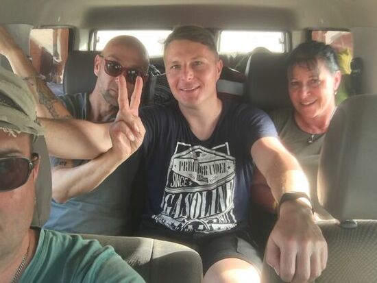 Mit uns im Jeep sind 2 Ur-Berliner:Christian und Ralle. Ralle lebt aber in Addis und arbeitet für die Botschaft...